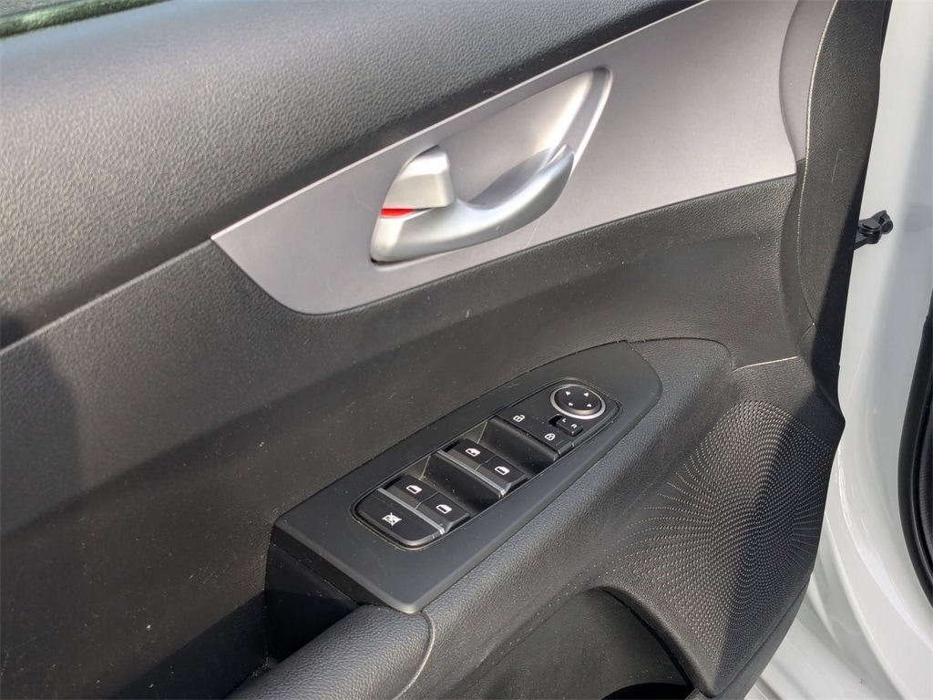 Thumbnail: 2024 Kia Forte - 14