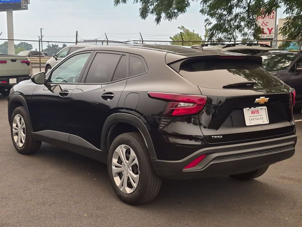 Thumbnail: 2025 Chevrolet Trax - 7