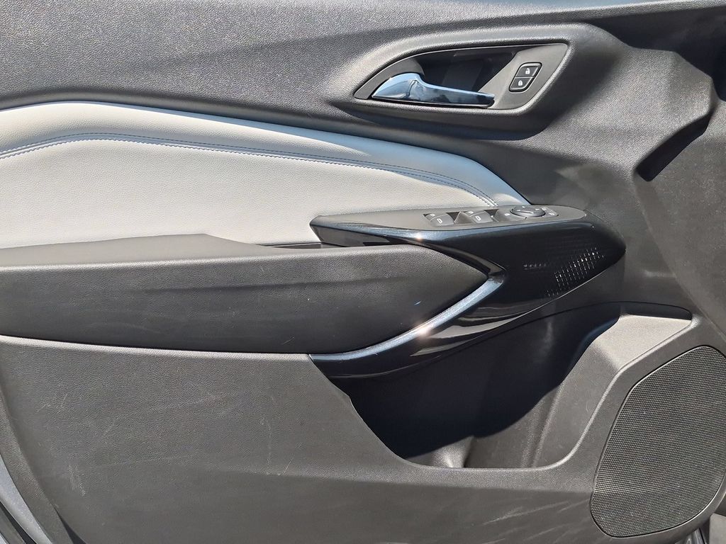 Thumbnail: 2025 Chevrolet Trax - 11