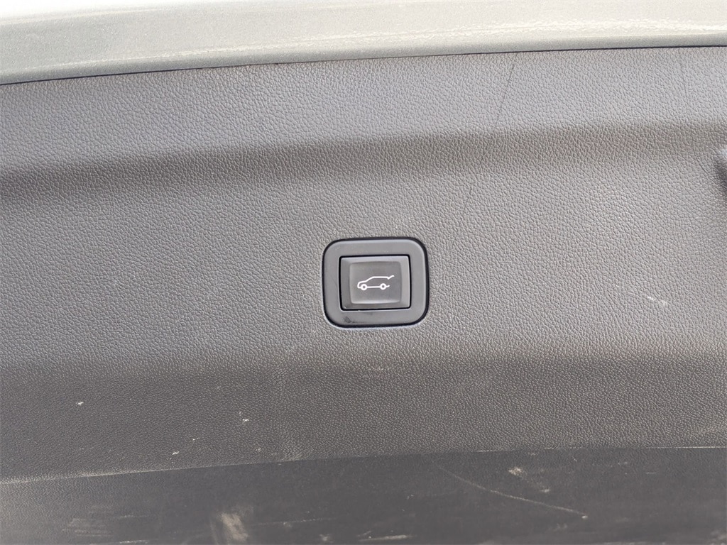 Thumbnail: 2025 Chevrolet Suburban - 37