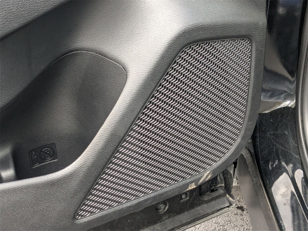 Thumbnail: 2024 Mitsubishi Outlander - 15