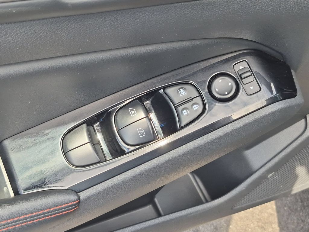 2025 Nissan Altima SR - Photo 13