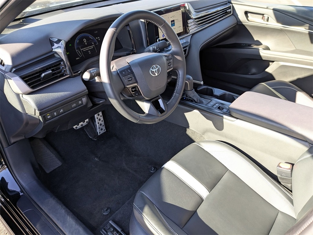 Thumbnail: 2025 Toyota Camry - 17