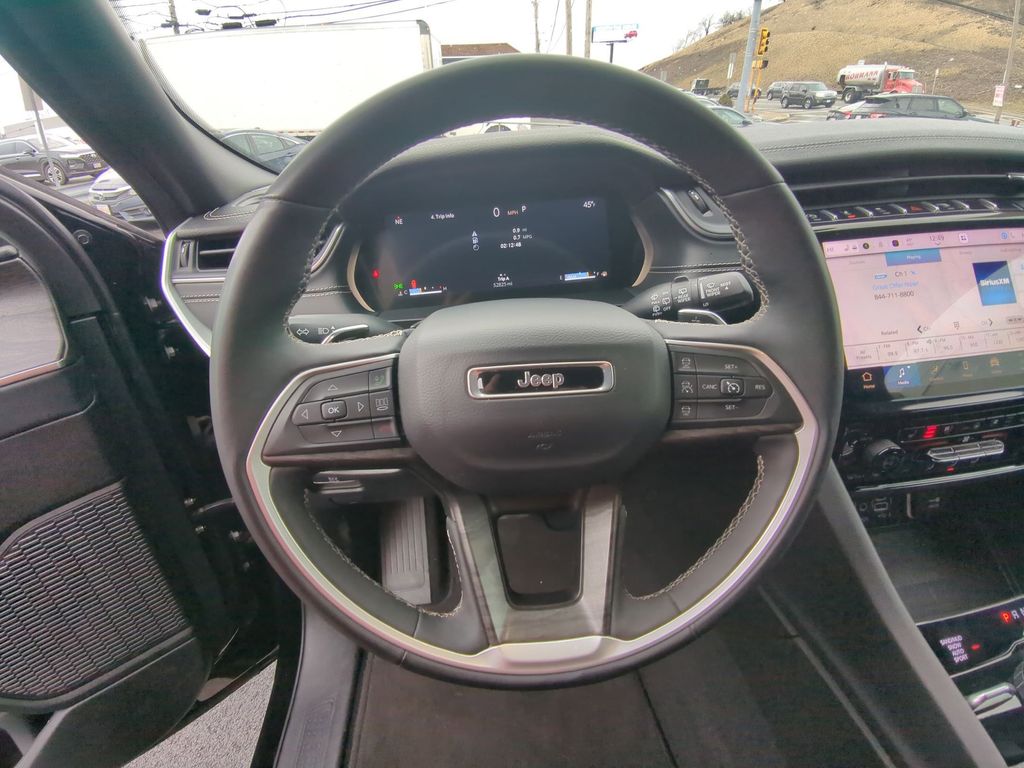 Thumbnail: 2024 Jeep Grand Cherokee L - 23