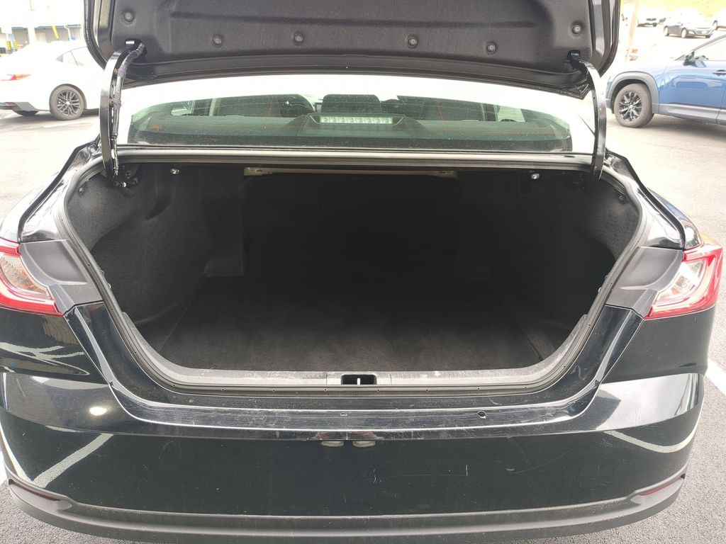 Thumbnail: 2025 Toyota Camry - 28