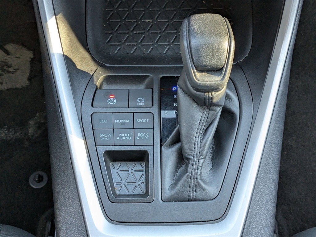 Thumbnail: 2024 Toyota RAV4 - 25