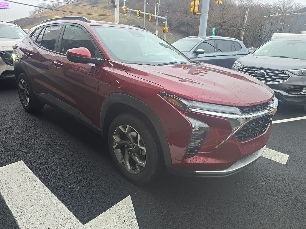 Certified 2025 Chevrolet Trax LT SUV