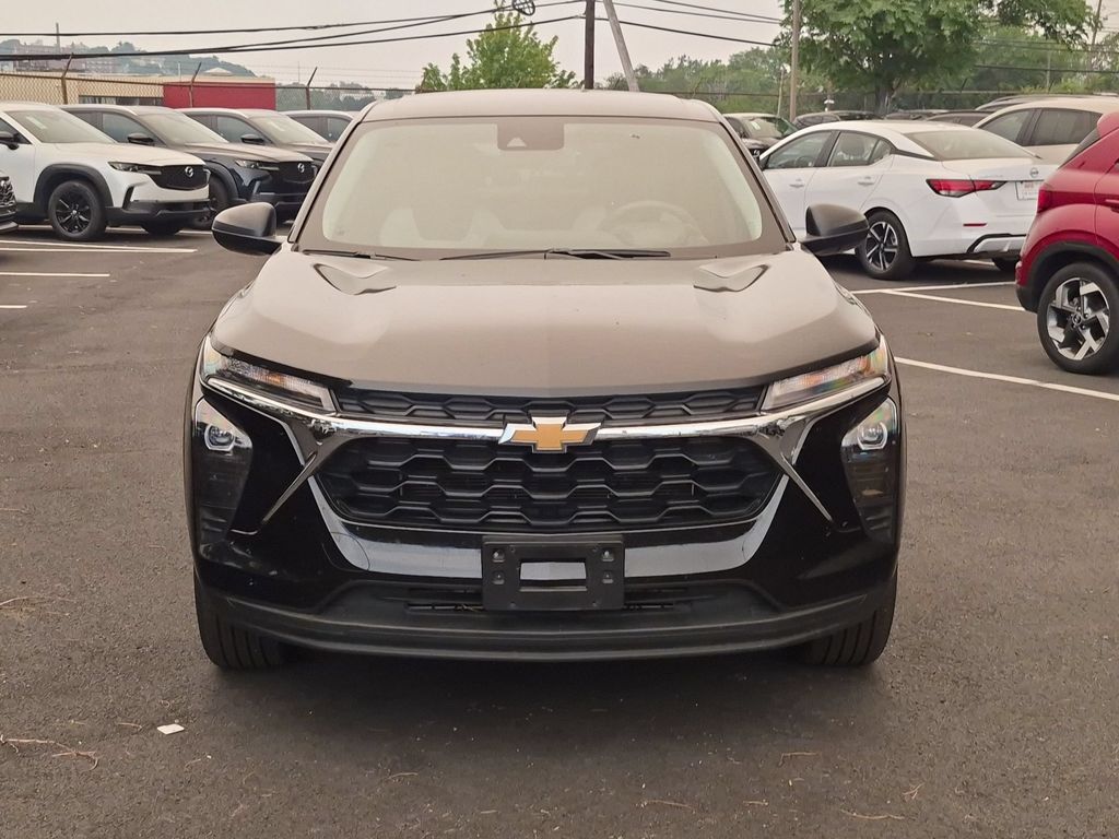 Thumbnail: 2025 Chevrolet Trax - 2