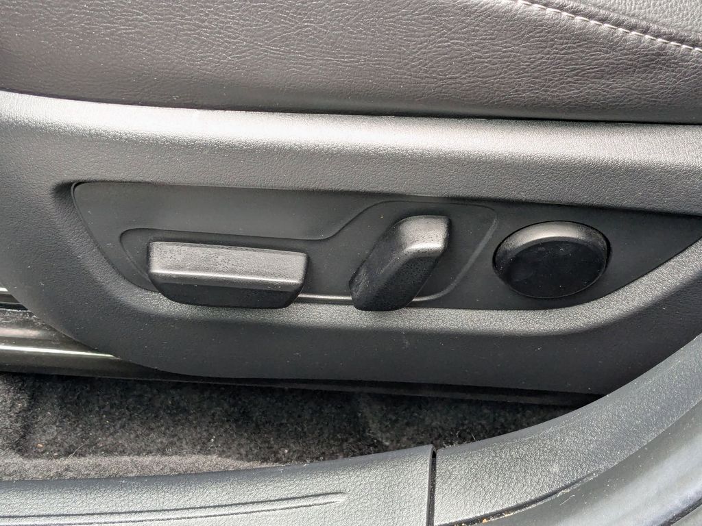 Thumbnail: 2025 Mazda CX-50 - 14