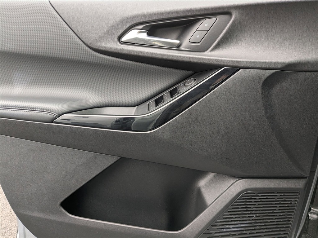 Thumbnail: 2025 Chevrolet Equinox - 13