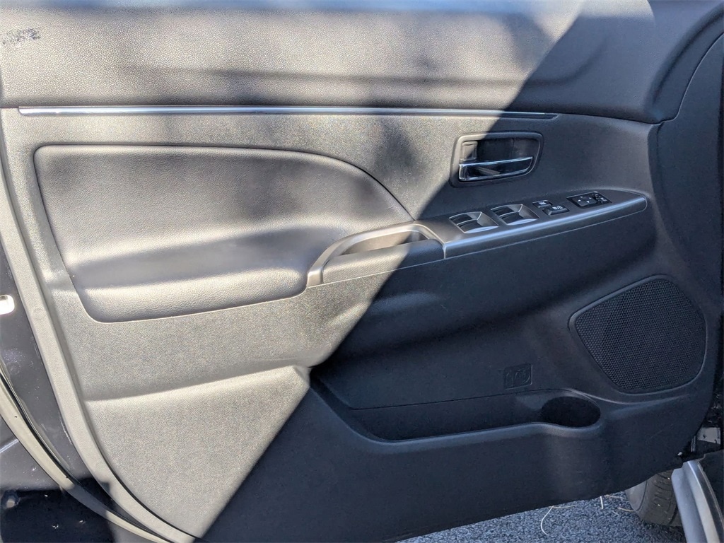 Thumbnail: 2025 Mitsubishi Outlander Sport - 16