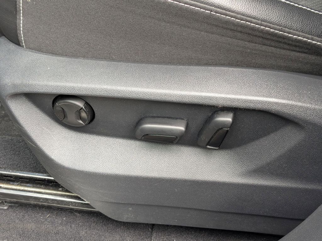 Thumbnail: 2025 Volkswagen Atlas - 14