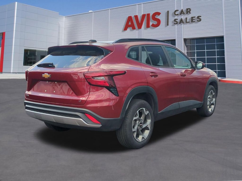 Thumbnail: 2025 Chevrolet Trax - 6