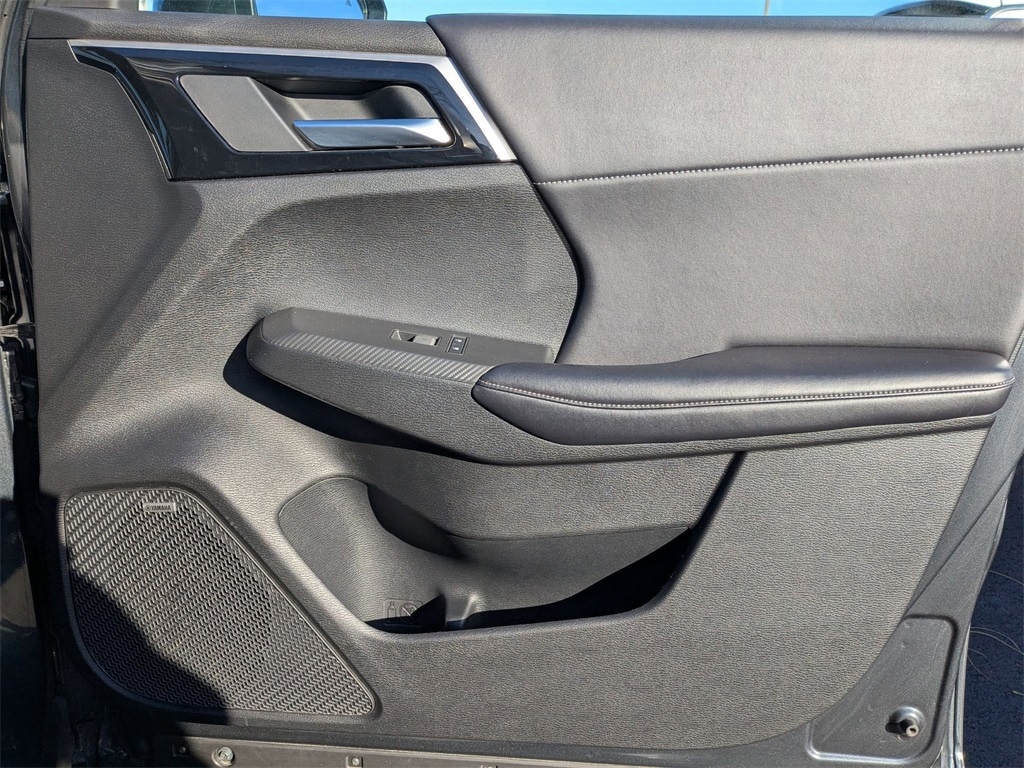 Thumbnail: 2025 Mitsubishi Outlander - 40