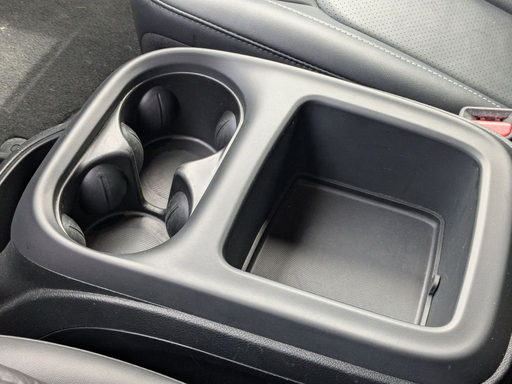 Thumbnail: 2025 Chrysler Pacifica - 24