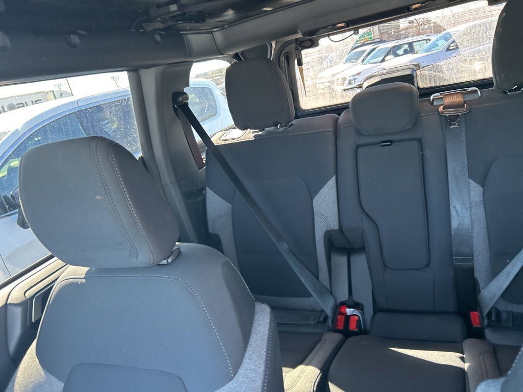 Thumbnail: 2025 Ford Bronco - 11