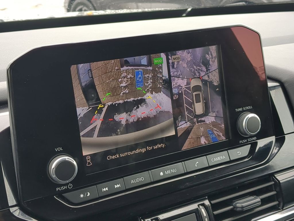 Thumbnail: 2025 Nissan Pathfinder - 17