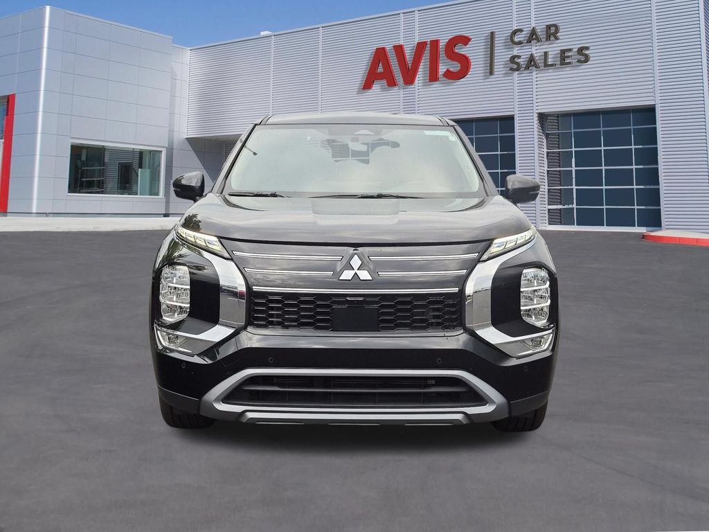 Thumbnail: 2025 Mitsubishi Outlander - 2