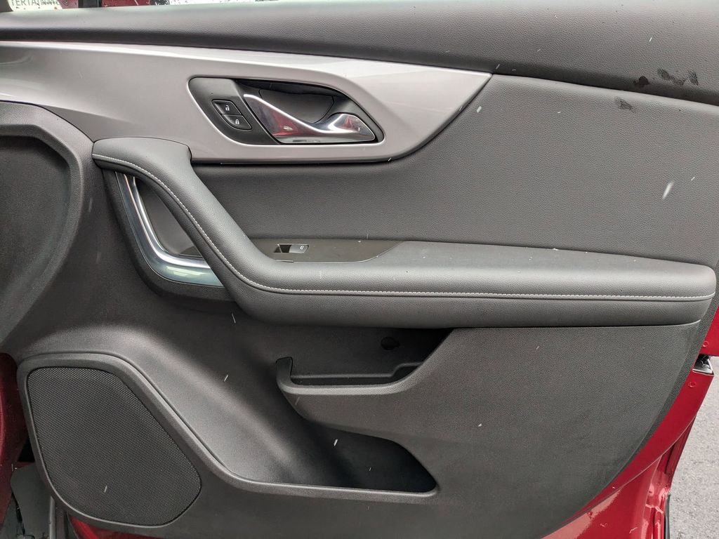 Thumbnail: 2025 Chevrolet Blazer - 31