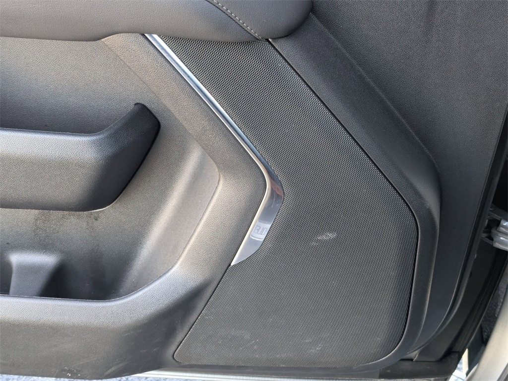 Thumbnail: 2025 Chevrolet Suburban - 15