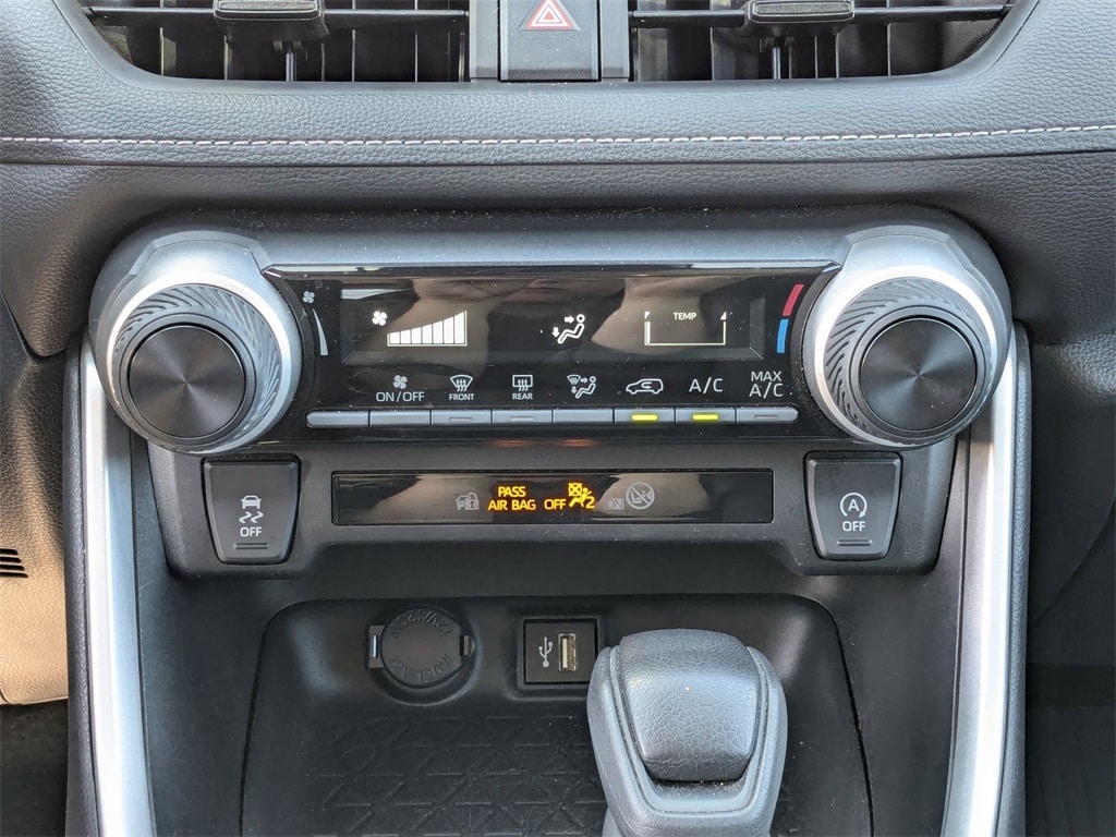 Thumbnail: 2024 Toyota RAV4 - 24