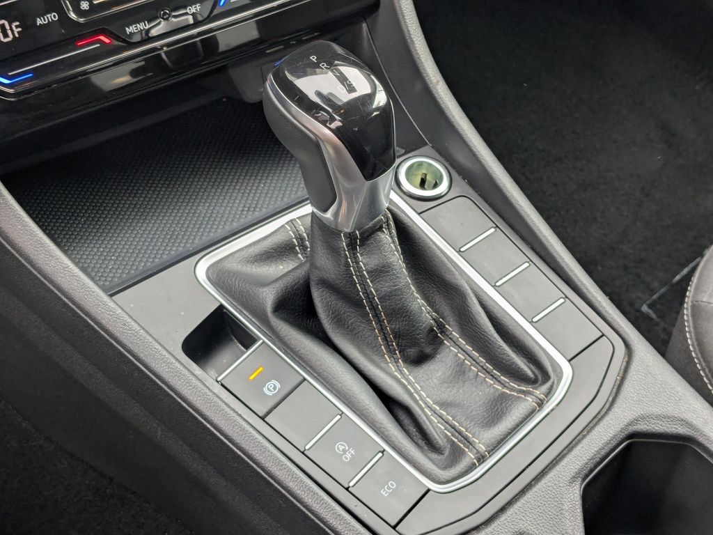 Thumbnail: 2025 Volkswagen Jetta - 22