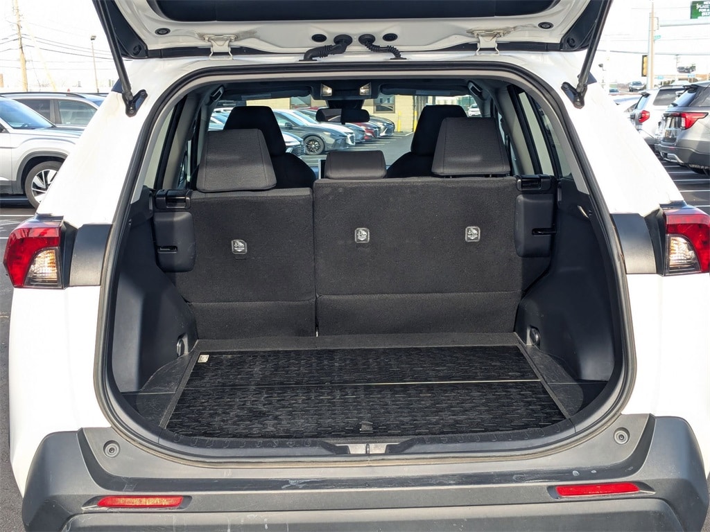 Thumbnail: 2024 Toyota RAV4 - 32