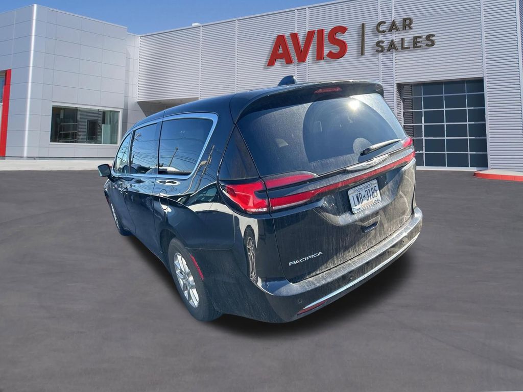 Thumbnail: 2025 Chrysler Pacifica - 7