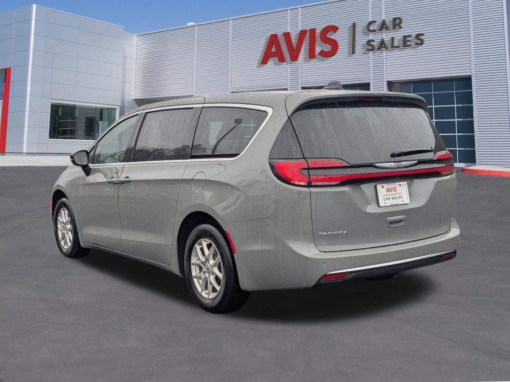 Thumbnail: 2025 Chrysler Pacifica - 9