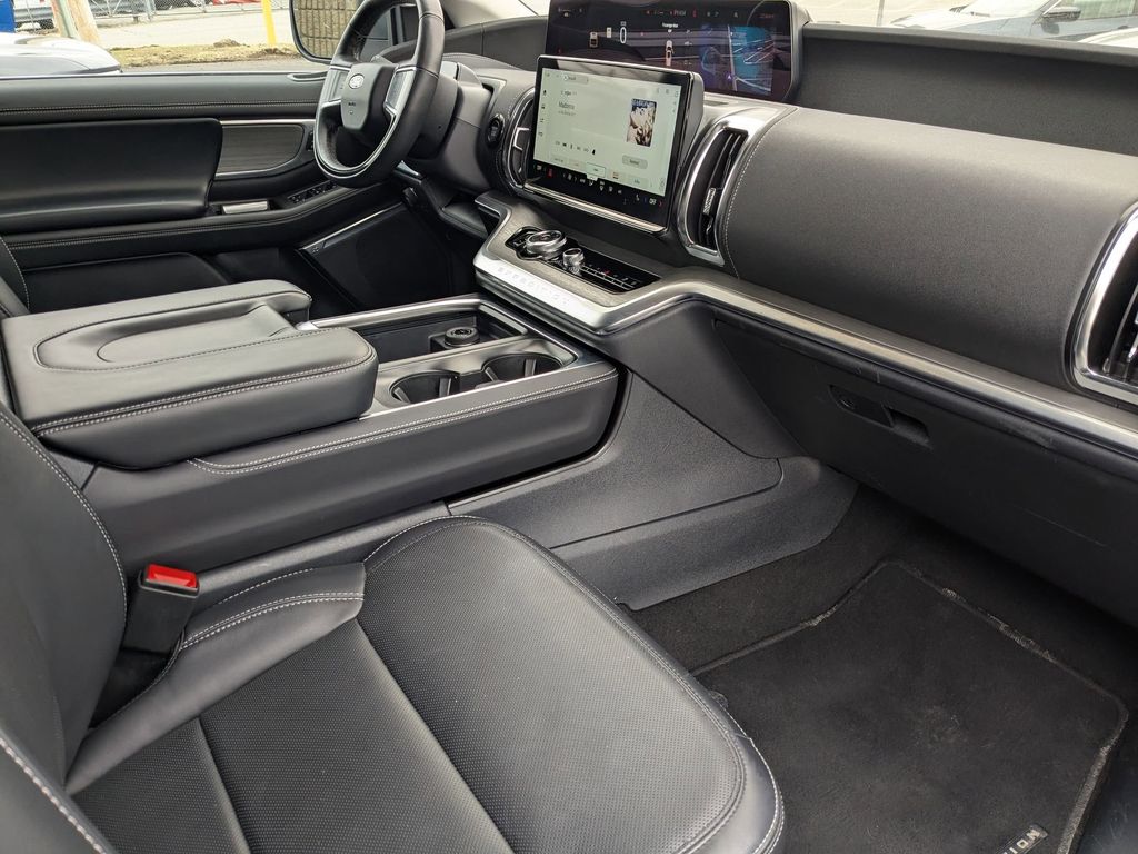 Thumbnail: 2025 Ford Expedition MAX - 38