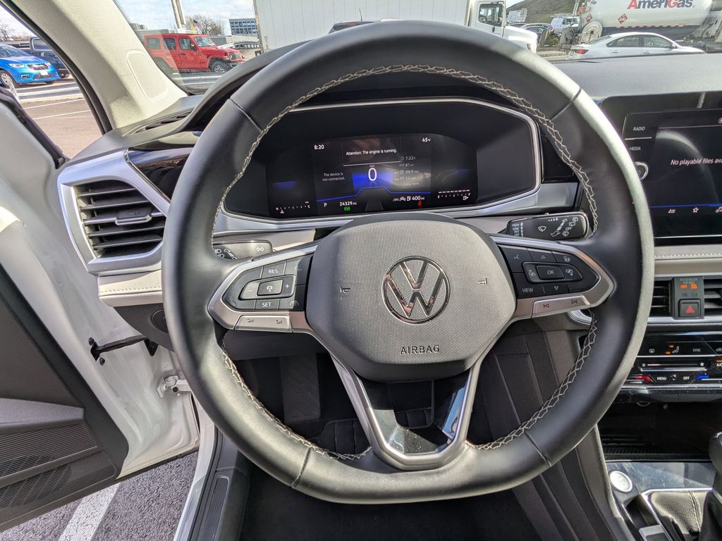 Thumbnail: 2025 Volkswagen Taos - 17