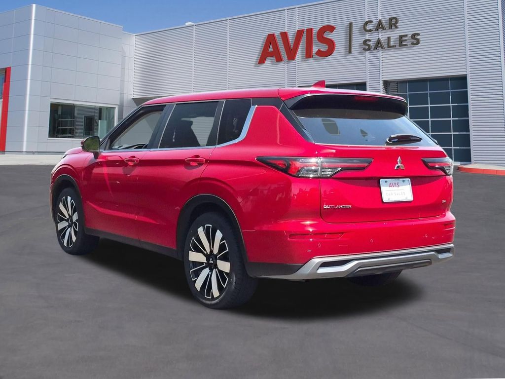Thumbnail: 2025 Mitsubishi Outlander - 9