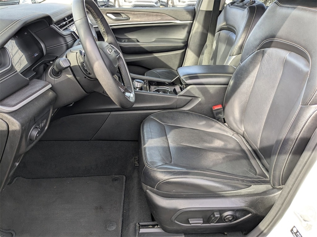 Thumbnail: 2023 Jeep Grand Cherokee L - 14