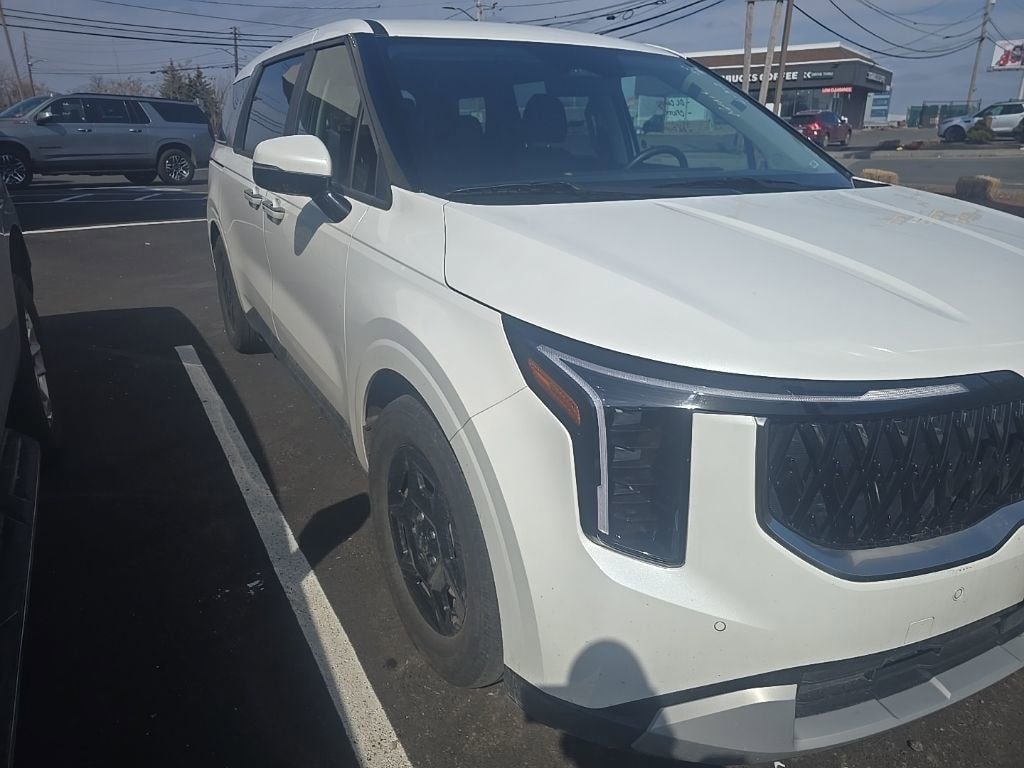 Certified 2025 Kia Carnival LXS Minivan/Van