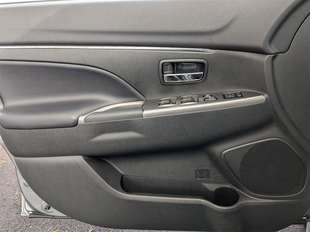 Thumbnail: 2025 Mitsubishi Outlander Sport - 13