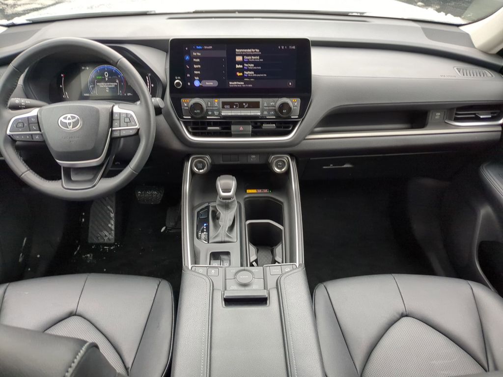 Thumbnail: 2025 Toyota Grand Highlander - 26