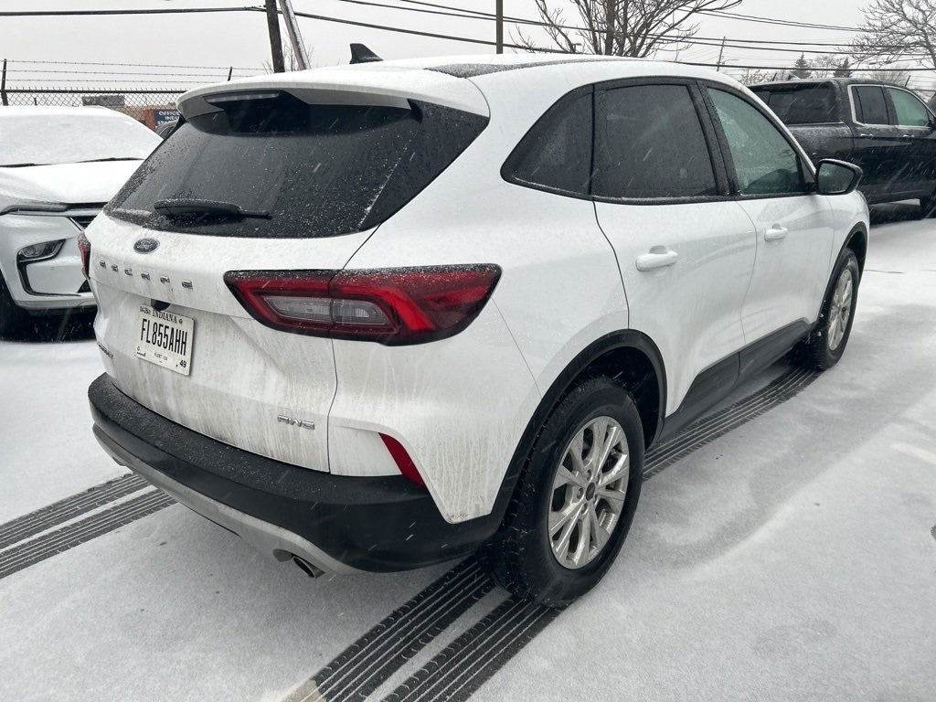 Thumbnail: 2025 Ford Escape - 3