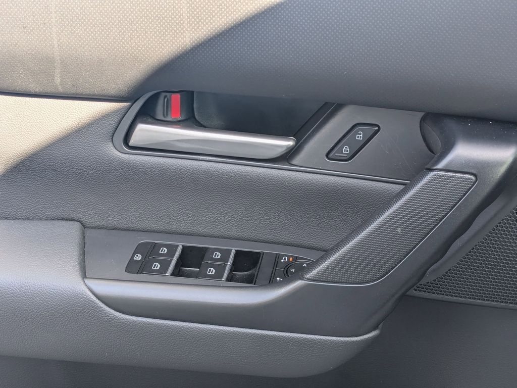 Thumbnail: 2025 Mazda CX-50 - 13