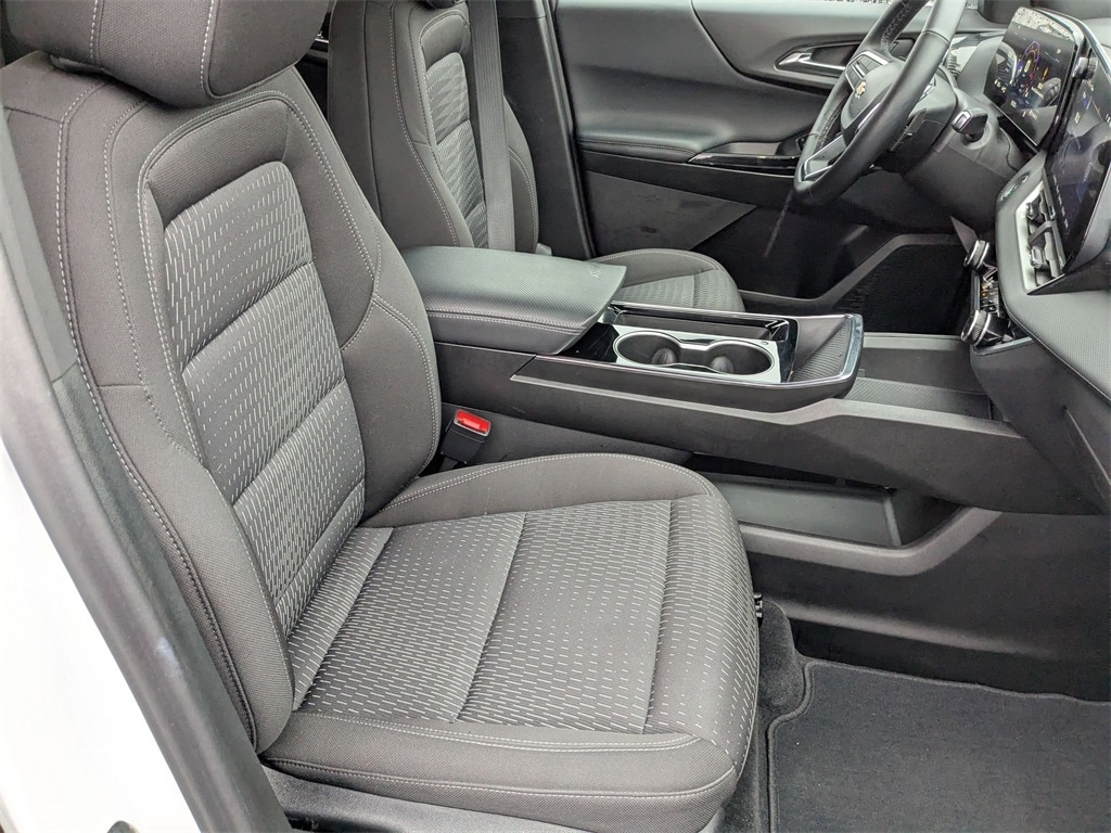 Thumbnail: 2025 Chevrolet Equinox - 37