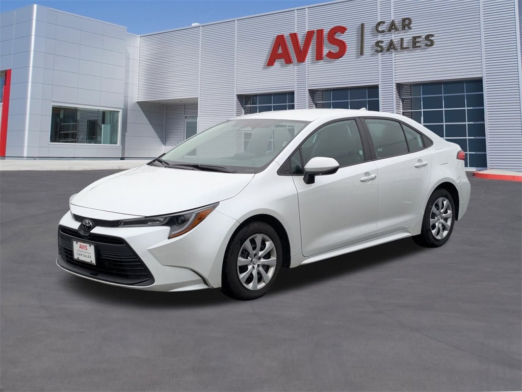 2024 Toyota Corolla LE's photo