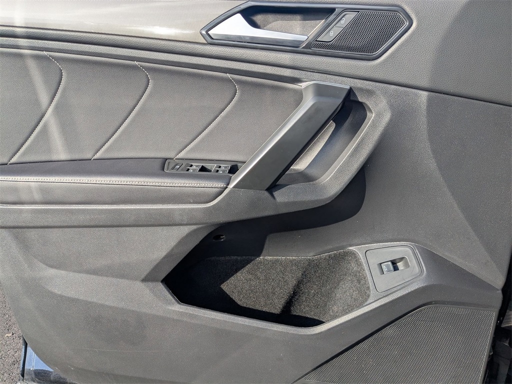 Thumbnail: 2024 Volkswagen Tiguan - 13