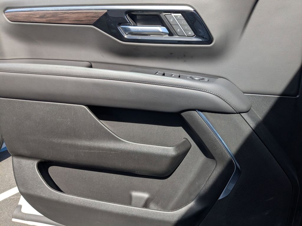 Thumbnail: 2025 Chevrolet Tahoe - 11