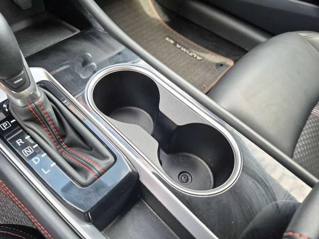 2025 Nissan Altima SR - Photo 23