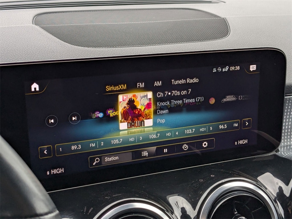 Thumbnail: 2023 Mercedes-Benz GLB - 22