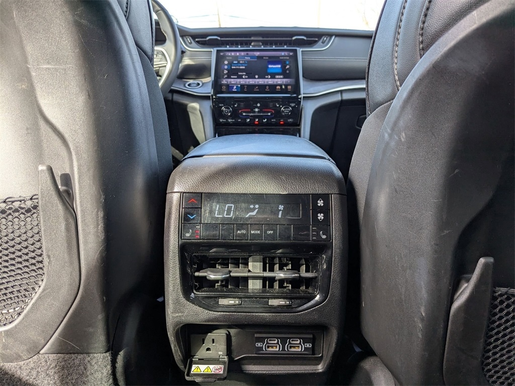 Thumbnail: 2023 Jeep Grand Cherokee L - 33