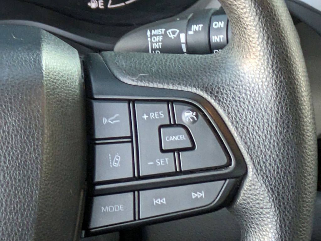 Thumbnail: 2022 Toyota Sienna - 24