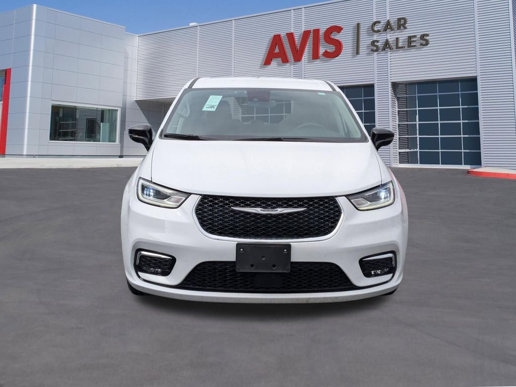 Thumbnail: 2024 Chrysler Pacifica - 2