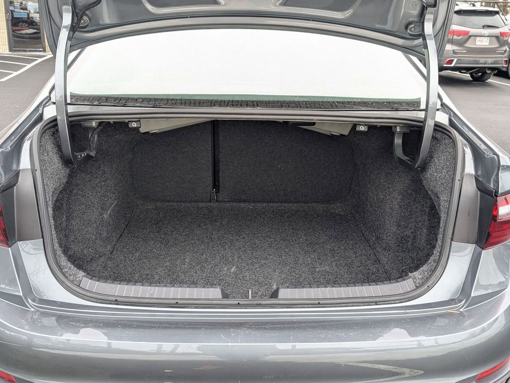 Thumbnail: 2025 Volkswagen Jetta - 31