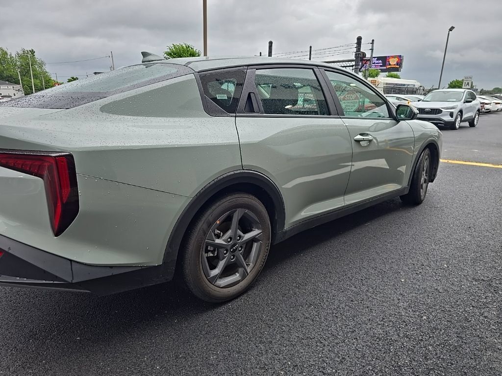 Thumbnail: 2025 Kia K4 - 4