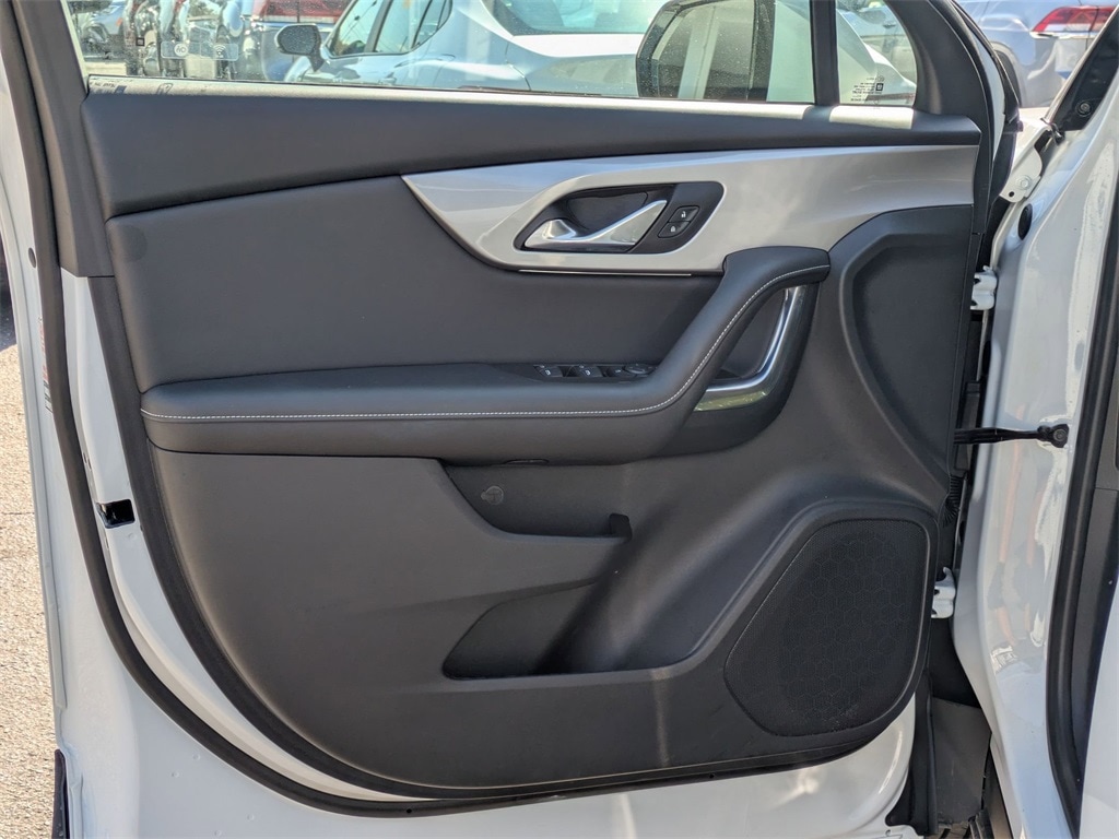 Thumbnail: 2025 Chevrolet Blazer - 11